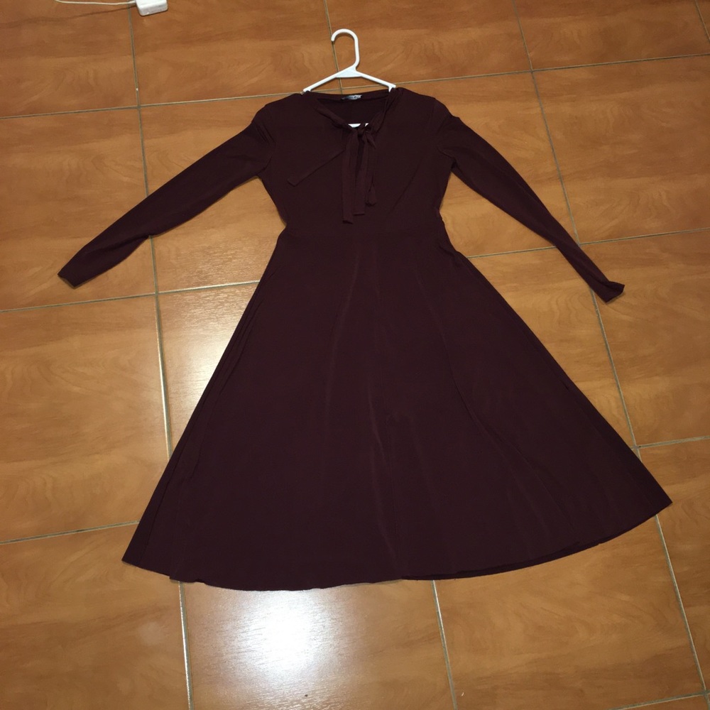 Burgundy purple Zara tie dress.  Classy dress. - Picture 6 of 7